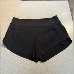 Athleta Black Run With it 4.4” Short